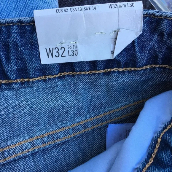 NWT Top Shop Light Wash High Rise Relax Fit Mom Jeans Size 31x30 - Picture 4 of 5